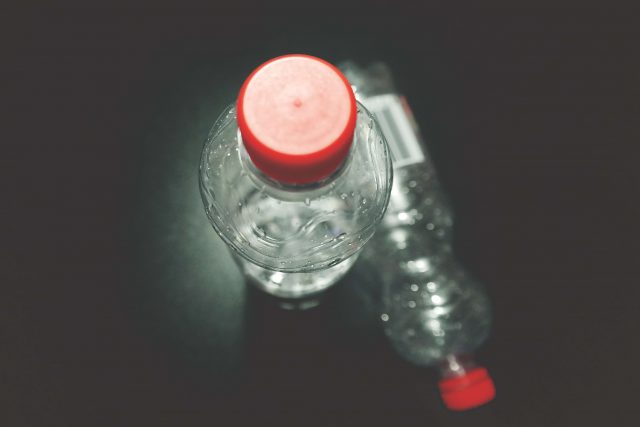 plastové lahve použití